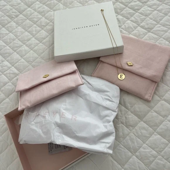 Jennifer Meyer Diamond Yellow Gold Initial E Pendant Necklace w/ orig packaging - Picture 3 of 9